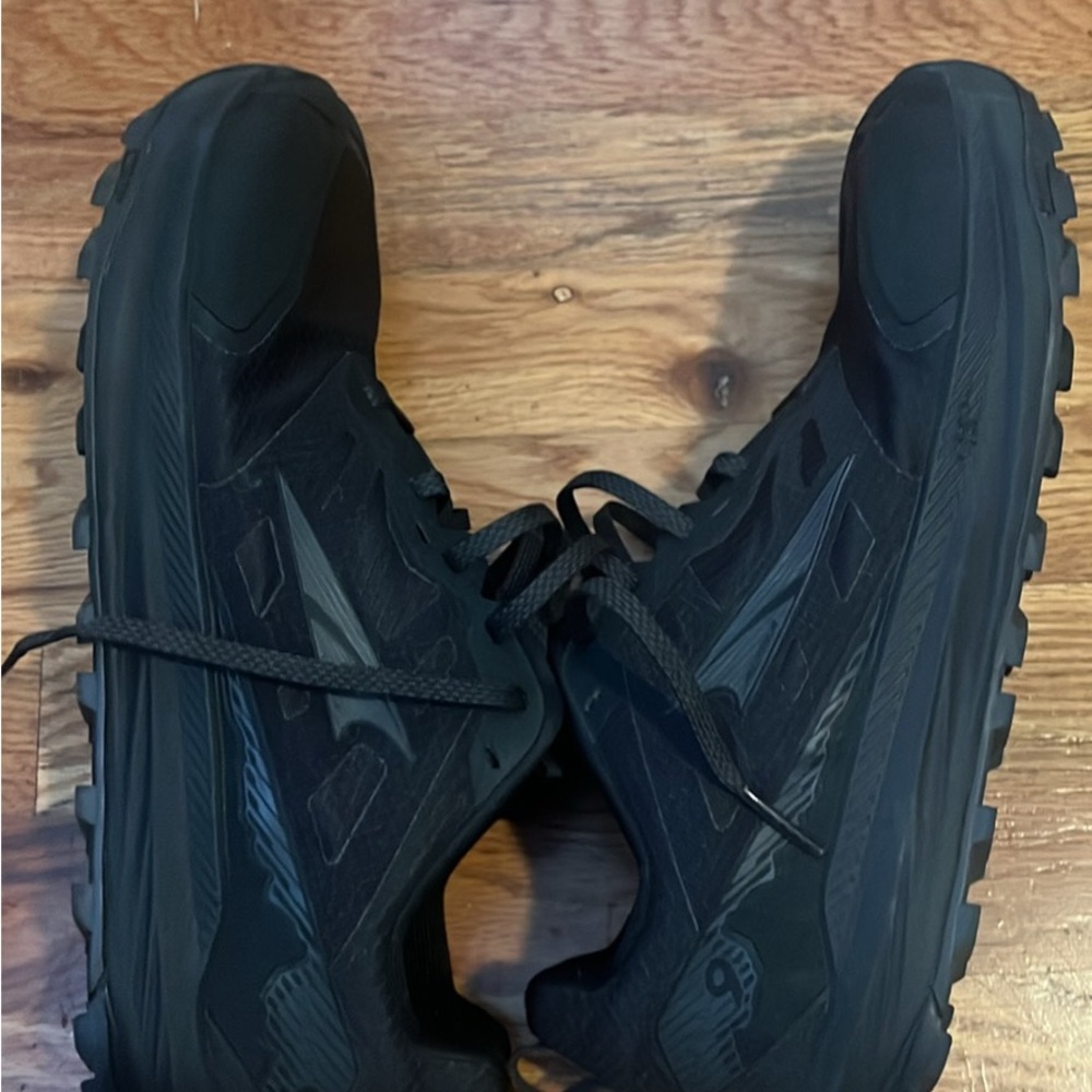 Altra lone peak 9